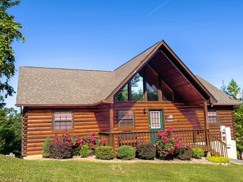 RUSTIC ROMANCE .. A rustic luxury cabin with a beautiful mountain sunset view.