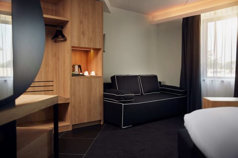 Deluxe Double Room | In-room safe, laptop workspace, free WiFi, bed sheets