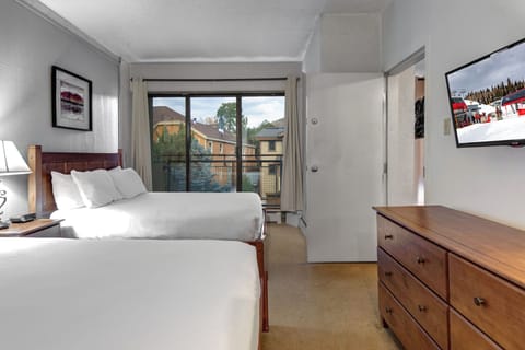 Edelweiss Hauss 113_016_edits