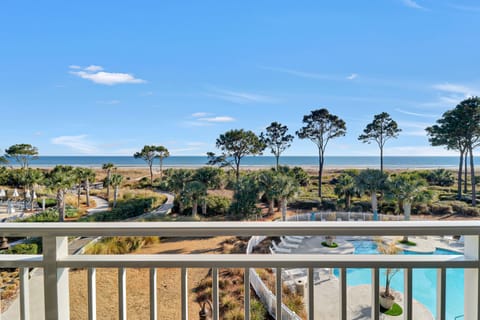 Oceanfront View - Great place to have your morning or afternoon beverages and watch the ocean!