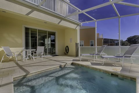 21_Pool_Area_0721.jpg