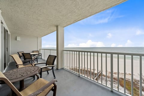 5 Romar Tower 7C Balcony