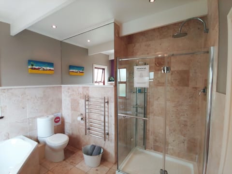 Deluxe Queen Rooms | 5 bedrooms, pillowtop beds, individually decorated