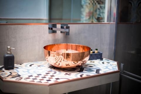 Deluxe Loft, 1 Queen Bed, Terrace, Sea View | Bathroom | Shower, free toiletries, hair dryer, bathrobes