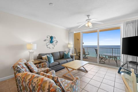 Gulf Front Living Area with Sleeper Sofa