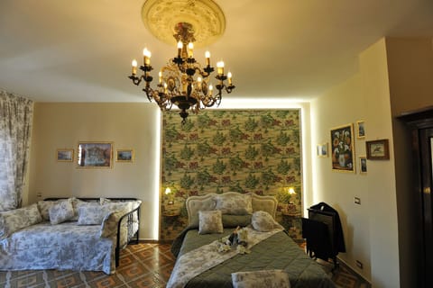 Sanderson Deluxe  | Minibar, in-room safe, desk, soundproofing