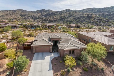 Home Nestled In The South Mountain Preserve