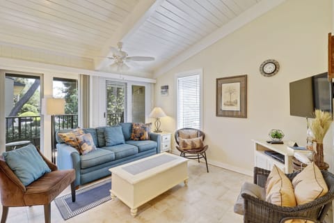Living Area - Brand new furniture in this 3 bedroom villa!