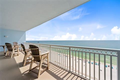 4 Colonnades 1202 Balcony