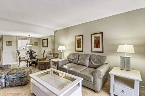 Xanadu D14 - Living room - The Living room has a sleeper sofa for extra bed accommodations.