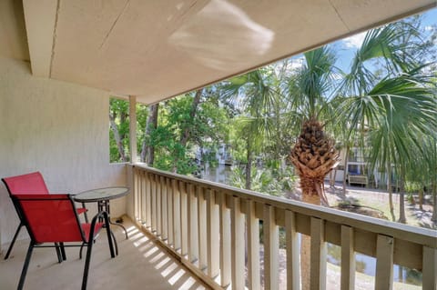 Balcony view - Great place for morning coffee or afternoon beverage.