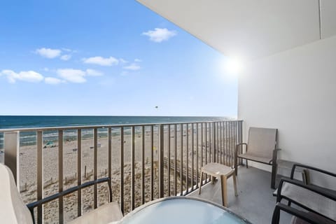 5 Island Sunrise 465 Balcony