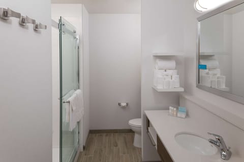 In-room safe, iron/ironing board, free WiFi, bed sheets