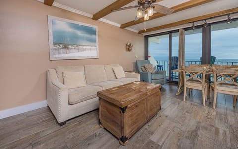 Island Winds East 702, Gulf Shores, Alabama, beach front, 2 bedroom condominium on the 7th floor