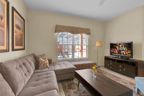 Living Room
42" TV