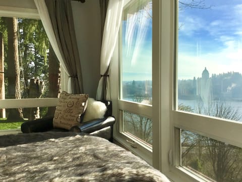 Your amazing views of Capitol Building, Capitol Lake, and Mt Rainier!