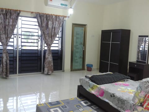 Deluxe Villa, 4 Bedrooms, Garden View, Garden Area | Premium bedding, in-room safe, desk, iron/ironing board