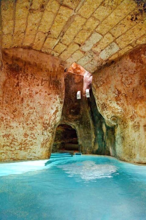 Indoor spa tub