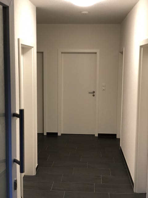 Luxury Condo, 3 Bedrooms, Non Smoking, Kitchen | Hallway