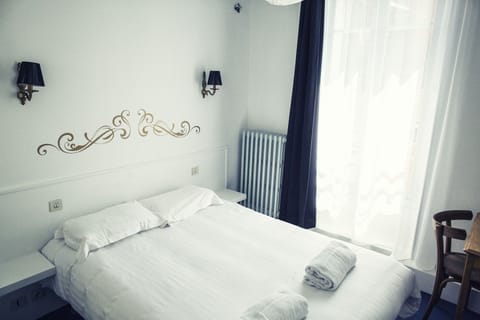 Standard Double Room | Desk, blackout drapes, soundproofing, cribs/infant beds