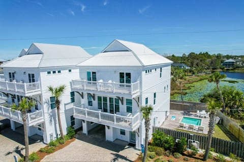 Bare Feet is a 6 bedroom, 6.5 bathroom home that sleeps 20 guests