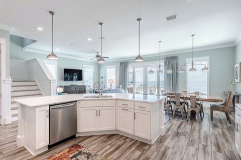 2nd Floor Fully Equipped Kitchen W/ Island Bar