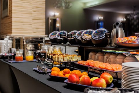 Daily buffet breakfast for a fee