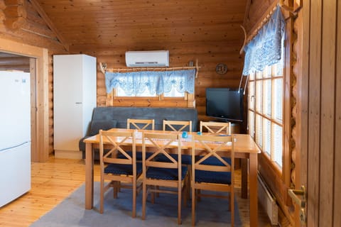 Sini | In-room dining