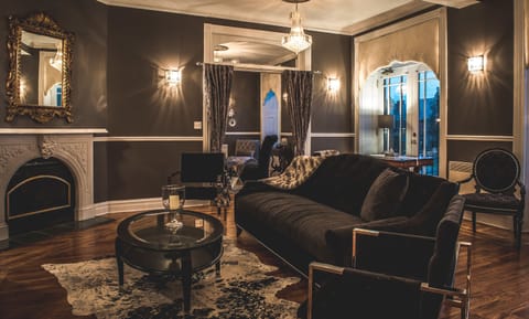 Romantic Suite, 1 King Bed | Living area | Flat-screen TV