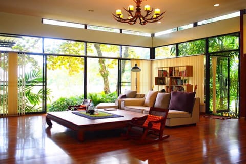 6 Bedrooms Villa | Living room | LCD TV