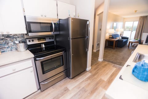Suite, Two Bedrooms Wing, 1st Floor (No Pets) | Private kitchen | Microwave, coffee/tea maker, paper towels
