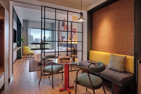 Premium bedding, in-room safe, desk, laptop workspace