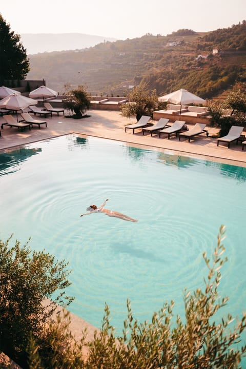 Indoor pool, seasonal outdoor pool, sun loungers