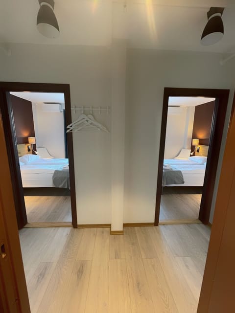 Family Room | Soundproofing, free WiFi, bed sheets