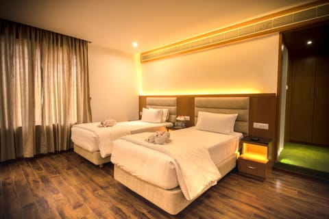 Superior Double or Twin Room | Minibar, iron/ironing board, free WiFi, bed sheets
