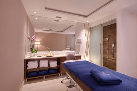 Couples treatment rooms, sauna, steam room, body treatments, body wraps