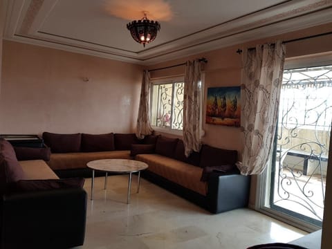Apartment, 2 Bedrooms | Living room | Flat-screen TV