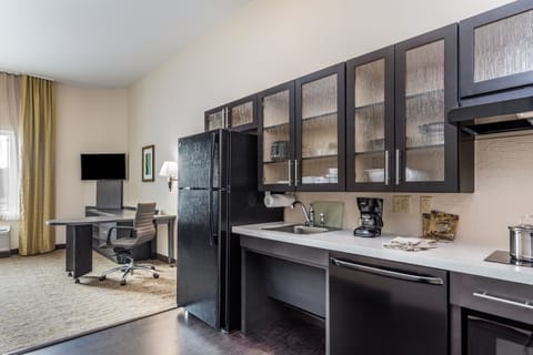 Individually furnished, laptop workspace, blackout drapes