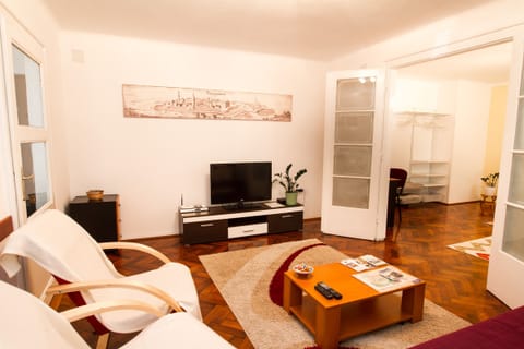 Living - Bedroom