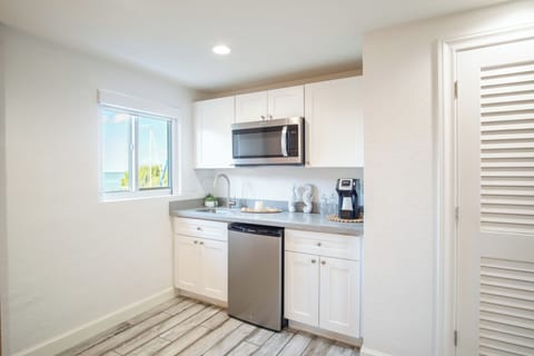 Family Suite (King) | Premium bedding, Tempur-Pedic beds, in-room safe, desk