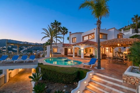 Garden and swimming pool