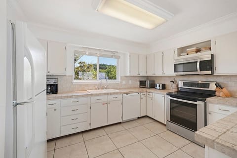 Mockingbird Lane - Miramar Beach - Kitchen