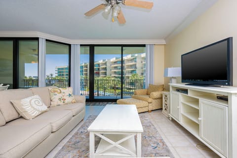 Phoenix on the Bay 1227, Orange Beach, Alabama, bay view, 2 bedroom condominium on the 2nd floor