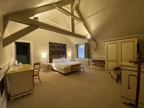 Standard Apartment, 2 Twin Beds, Non Smoking | Premium bedding, minibar, in-room safe, individually furnished