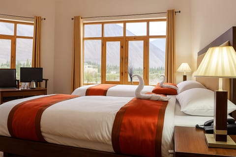 Deluxe Room | Premium bedding, desk, blackout drapes, rollaway beds (surcharge)