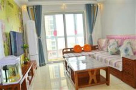 Two-Bedrooms Apartment | Living room