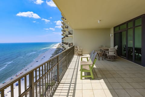 Phoenix West 1909, Orange Beach, Alabama, beach front, 4 bedroom condominium on the 19th floor