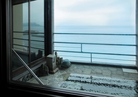Japanese-style Deluxe Room, Open-Air Bath and Ocean View - Non Smoking | In-room safe, free WiFi, bed sheets