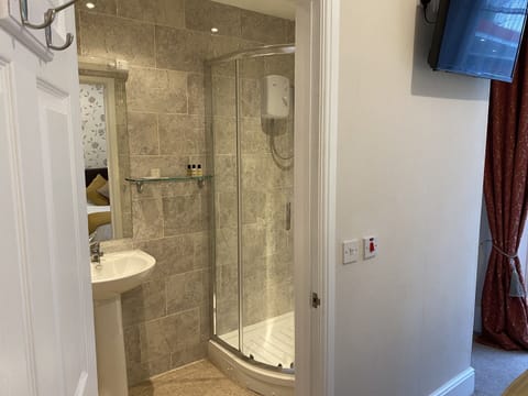 Standard Double Room, Ensuite (Ground Floor Rm1)