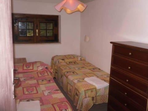 Apartment, 2 Bedrooms | Desk, bed sheets